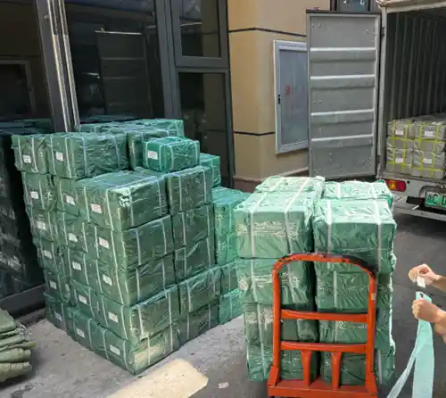 Η παραγγελία υλικού ντουλαπιού πελατών είναι συσκευασμένη και έτοιμη για αποστολή